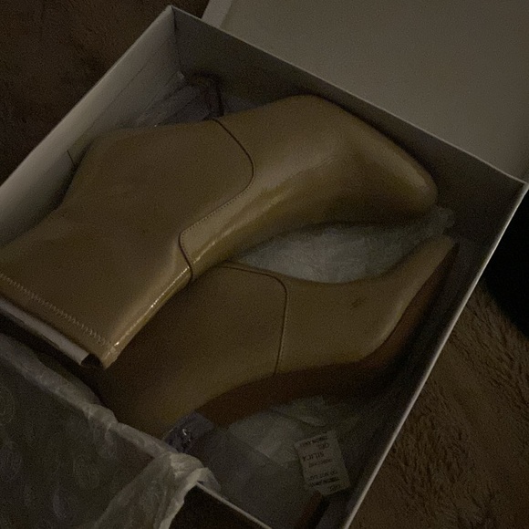 Steve Madden nude patent clear heel booties size 10 - Picture 10 of 11